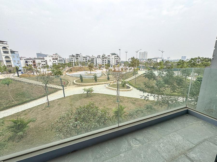 Cho thuê căn hộ dịch vụ view công viên ngọc thụy, phường bồ đề, hà nội