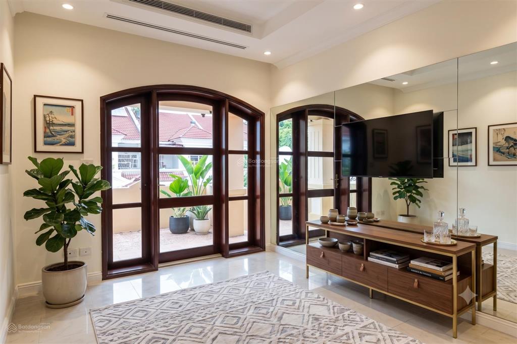 Cho thuê biệt thự siêu rẻ ciputra, tây hồ tây hồ