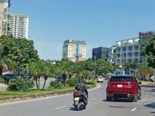 Toà 10t vp dòng tiền khủng. 5~7 ty/năm. dt sử dụng lớn. tt đày đủ tiện ích. gia tl