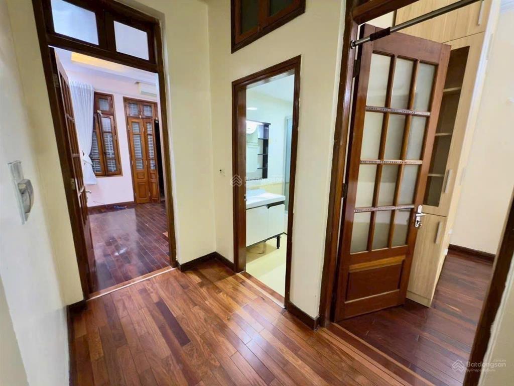 Bán nhà trần quốc hoàn, phân lô ô tô tránh, kinh doanh 61m2 x 5 tầng. 0972 893 ***