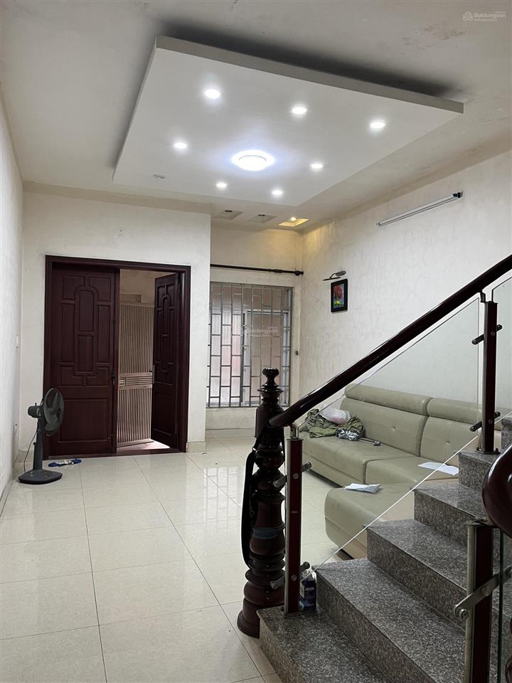 Chính chủ gửi bán nhà nguyên xá, gần đh công nghiệp hà nội 61m2 x 5t oto đỗ cửa