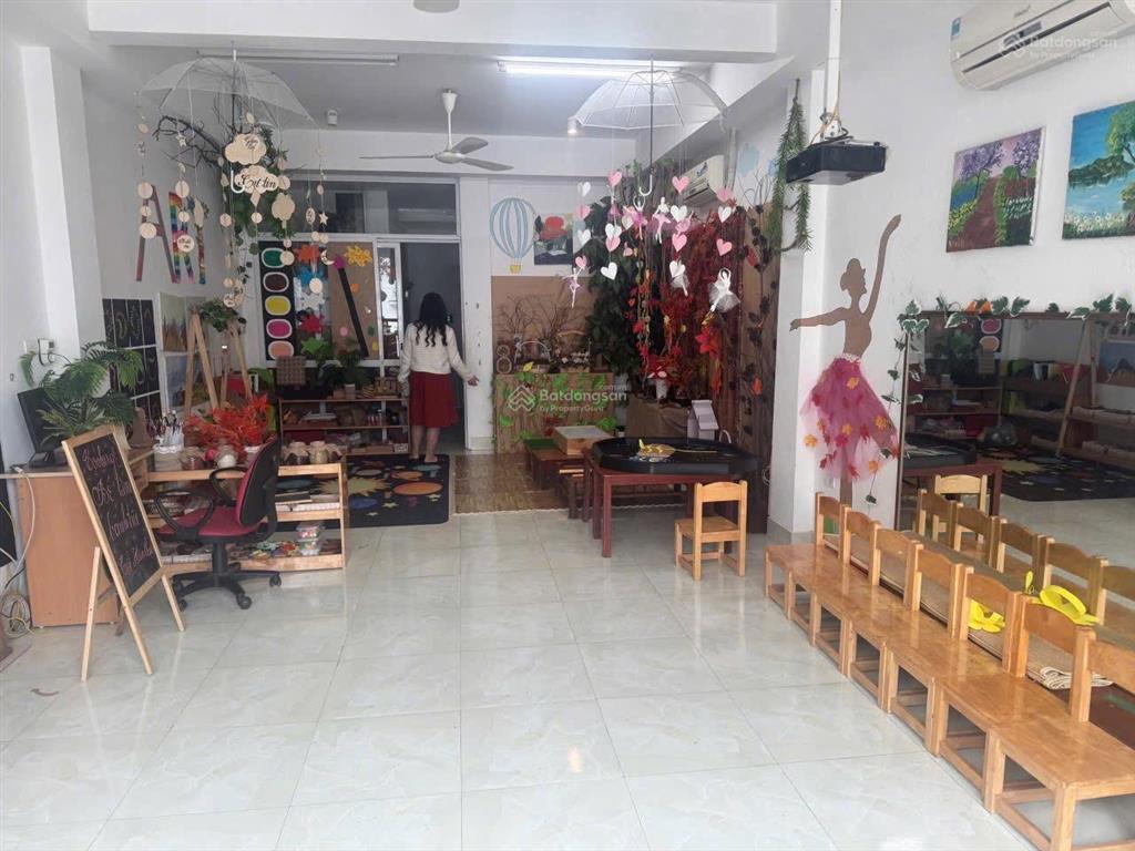 Bán nhà mặt phố trần quốc hoàn  2 mặt đường  kinh doanh đỉnh