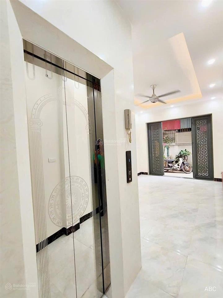 Nhà đẹp phú diễn  thang máy  full đồ  về ở ngay