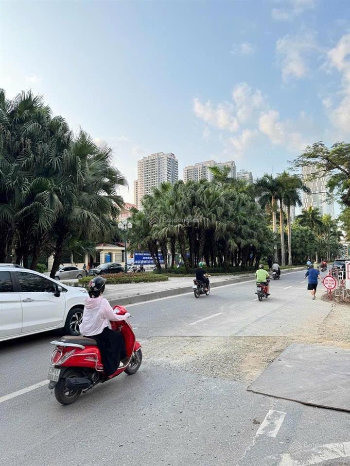 Cho thuê tòa nhà nguyễn cơ thạch nam từ liêm 300m x 8 tầng thang máy