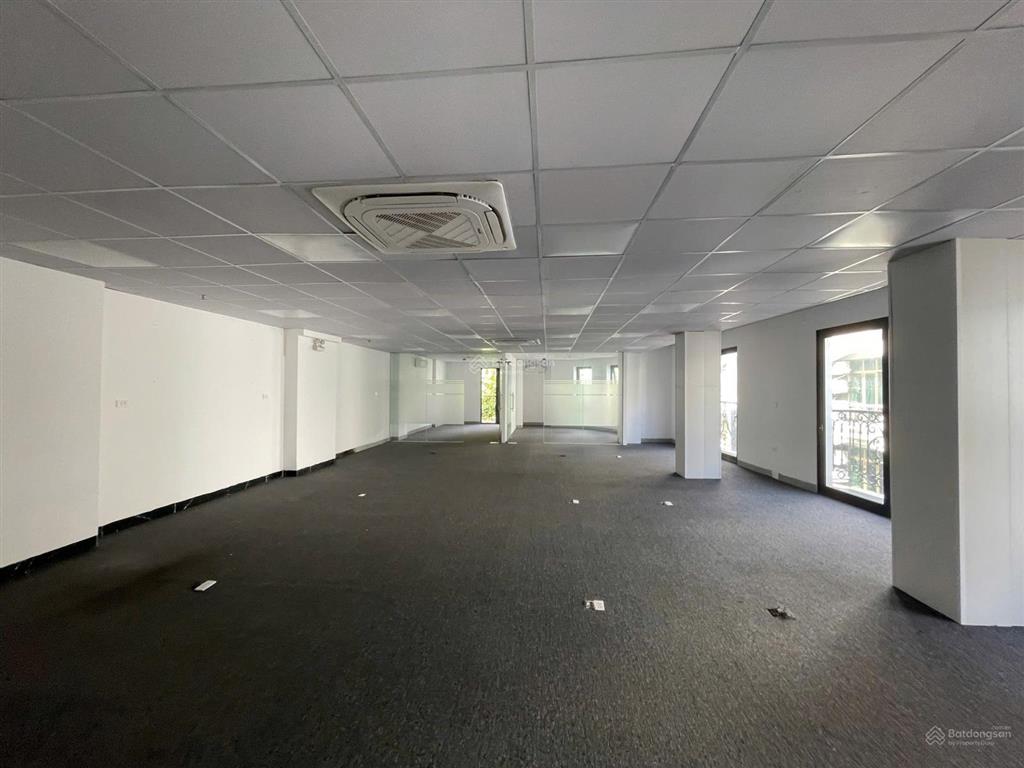 Cho thuê văn phòng dương khuê 150m², khu phân lô ô tô dừng đỗ