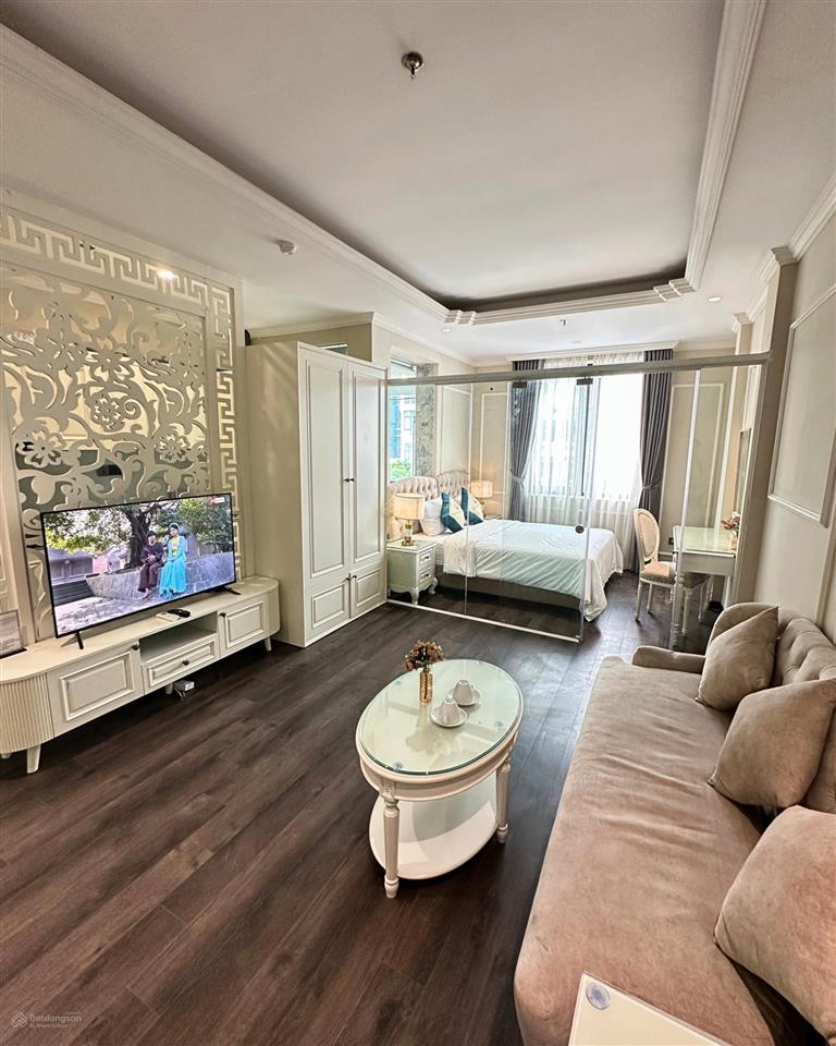Cho thuê căn hộ full nội thất mặt phố nguyễn văn cừ gần hồ hoàn kiếm