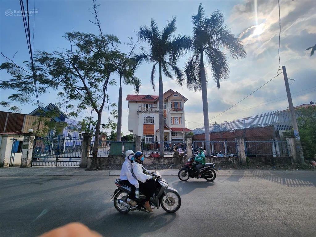 Bán biệt thự 3 tầng tại mặt đường vườn lài nối dài, phường an phú đông, tp.hcm