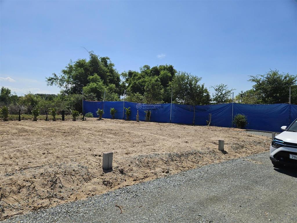 Chỉ 1,055 tỷ sở hữu ngay lô đất 100m2 full thổ cư, mt 5x20m, sẵn sổ tại tdp hoà do 7, bắc cam ranh