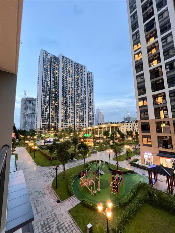 The sakura căn hộ studio, diện tích 32m2, sổ sẵn, tầng đẹp, hướng mát, giá chỉ 2,2 tỷ.