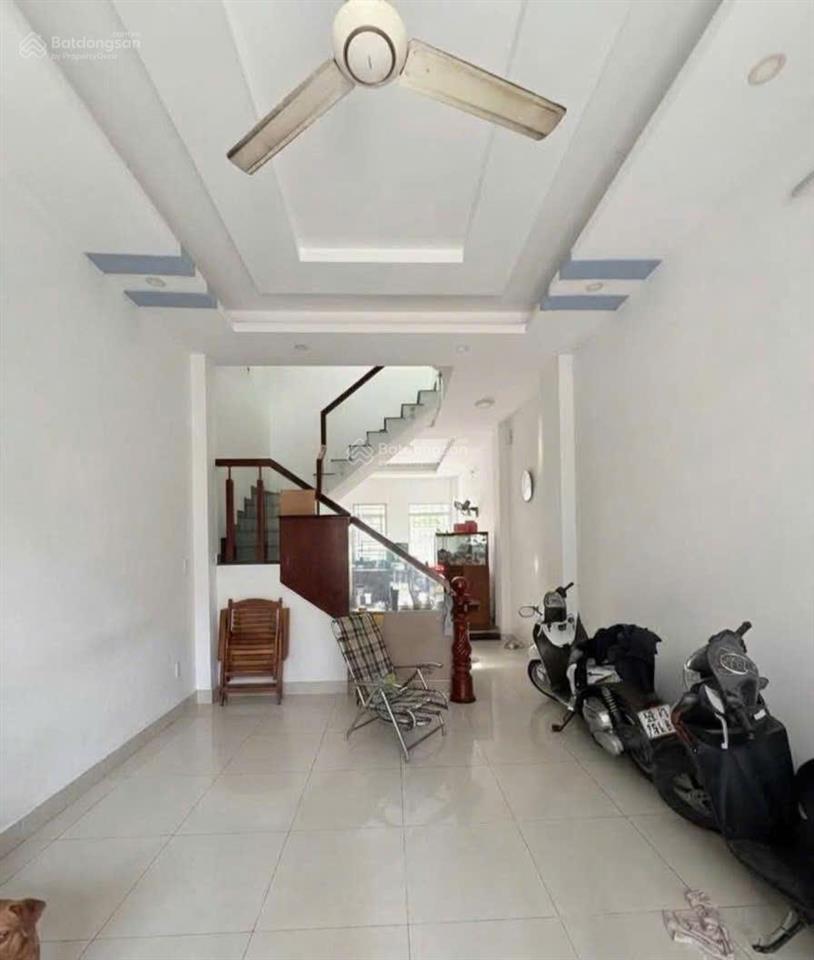 Nhỉnh 8 tỷ, hẻm 9 m xe tải thông, trần thị trọng, p15 tân bình, dt 4 x17m 3 tầng, khu nhà đồng bộ