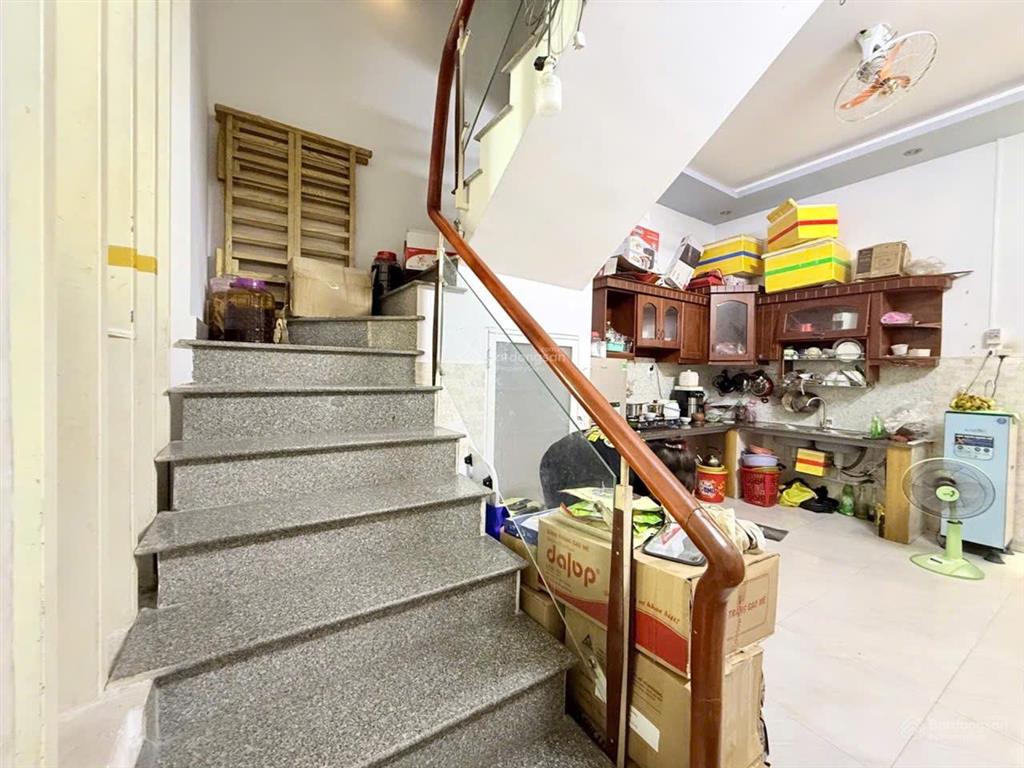 Nhỉnh 5 tỷ dt 4x15m, 2 tầng, huỳnh văn nghệ p15 tân bình, hẻm đẹp, giá quá tốt