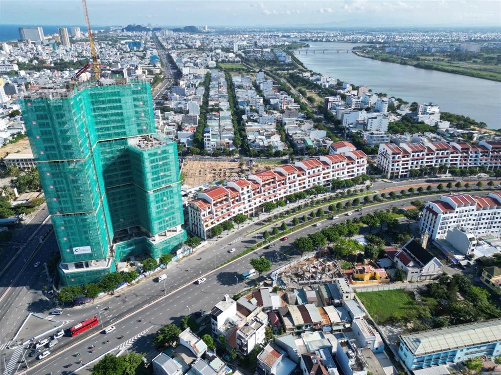Chính chủ cần tiền đi mỹ  ra căn 1pn+ view thoág tầng trung full nội thất vali vào ở cho thuê ngay