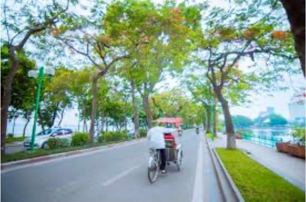 Siêu phẩm mặt phố cổ gara ô tô thang máy sát hồ tây  dòng tiền khủng