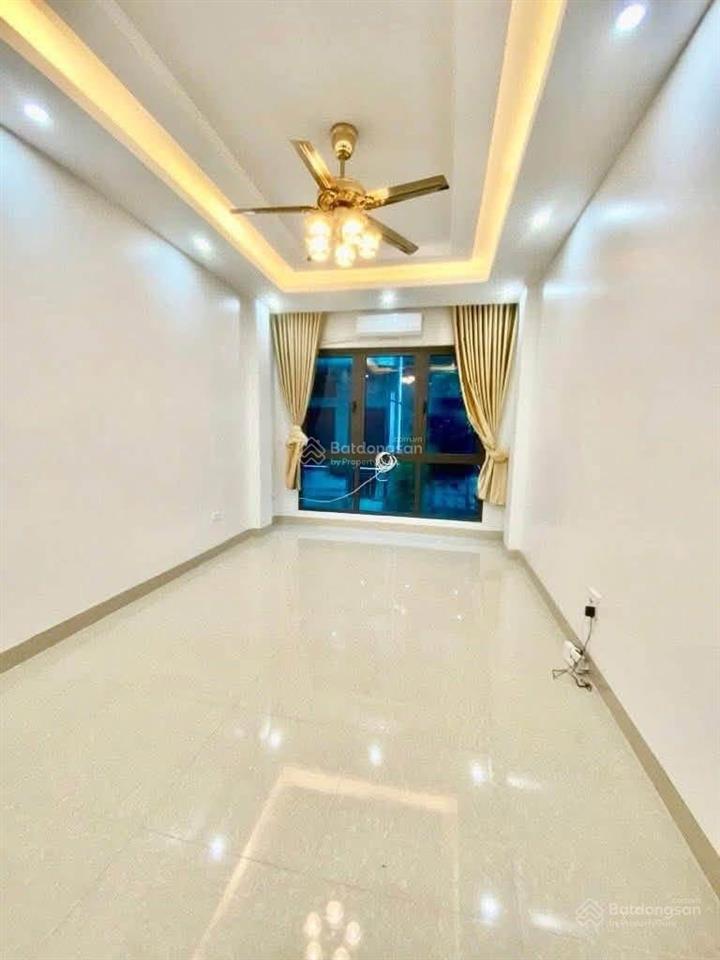 Thang máy ô tô đỗ cửa dân xâysát phố giữ tiền & sinh lời đỉnh tây hồ