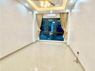 Thang máy ô tô đỗ cửa dân xâysát phố giữ tiền & sinh lời đỉnh tây hồ