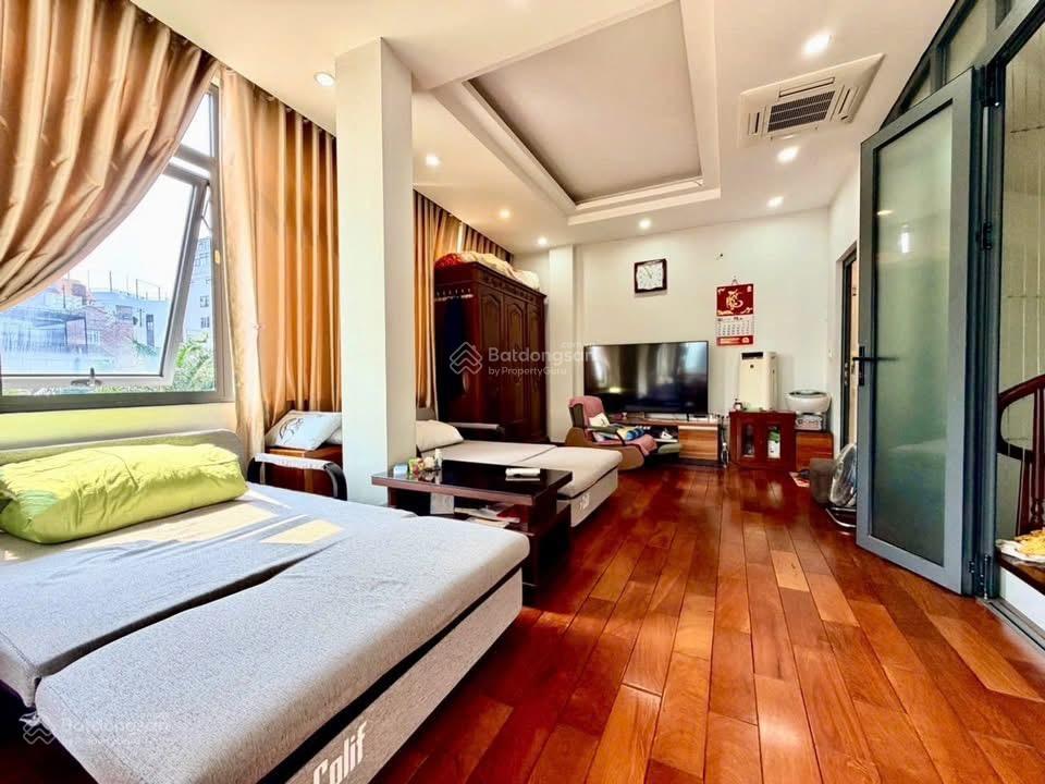 Mặt phố mặt hồ tây lô góc mt 8m vỉa hè 6m thang máy  tt tây hồ