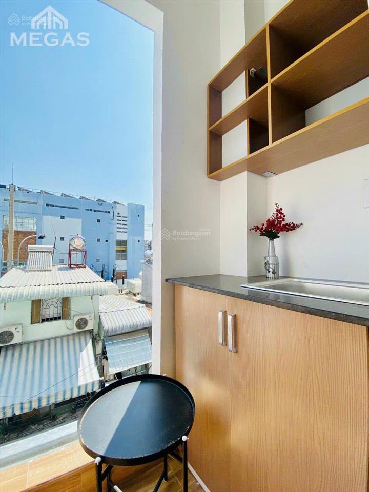 Cho thuê duplex ban công, thang máy ngay trung tâm q1 chỉ 4.xtr