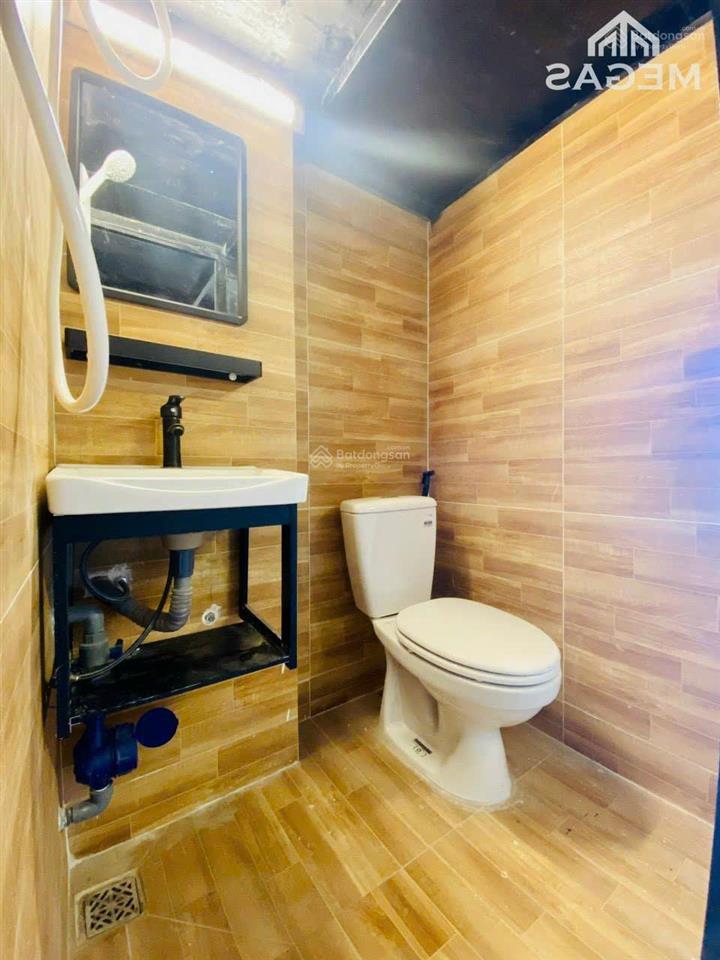 Cho thuê duplex ban công, thang máy, hẽm xe hơi ngay trung tâm q1