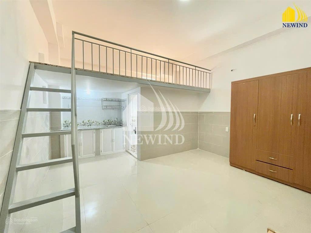 Độc quyền phòng có gác 30m2 ngay kcx, phú mỹ hưng, crescent mall, đại học ufm