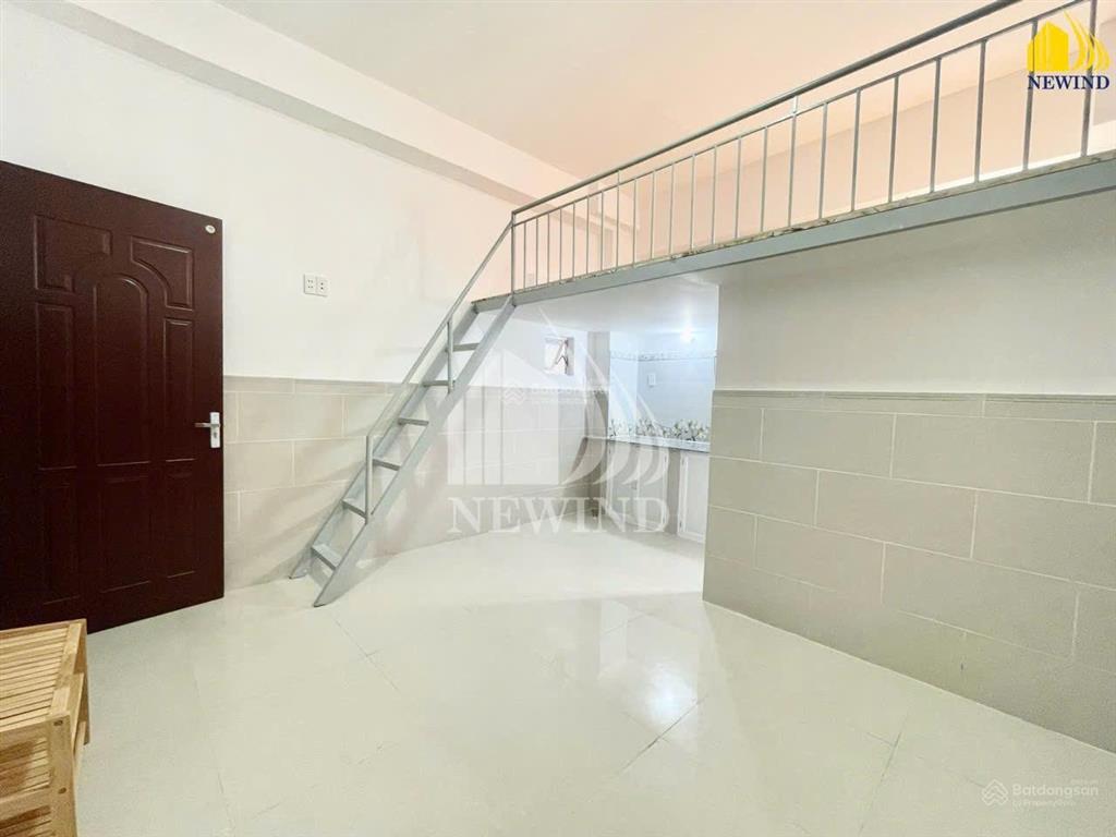 Độc quyền phòng có gác 30m2 ngay kcx, phú mỹ hưng, crescent mall, đại học ufm