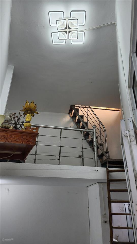 Bán nhà riêng tại số 51 ngõ 76, bạch mai, 3 tỷ, 16m2, 2pn + 1wc, sổ đỏ chính chủ