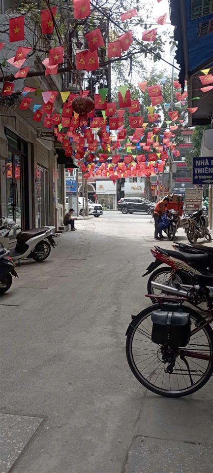 Bán đất tặng nhà ba đình sát phố