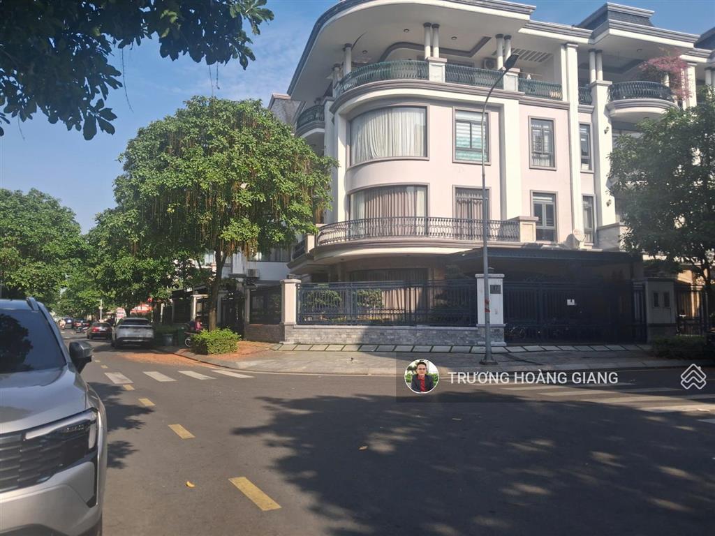 Duy nhất sót lại căn nhà phố giá f0 từ cđt mềm nhất 30,6 tỷ 1 hầm 5 tầng vạn phúc city