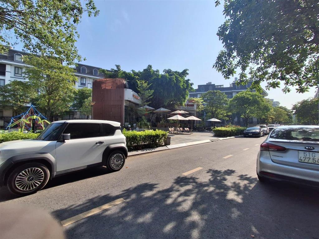 Duy nhất sót lại căn nhà phố giá f0 từ cđt mềm nhất 30,6 tỷ 1 hầm 5 tầng vạn phúc city