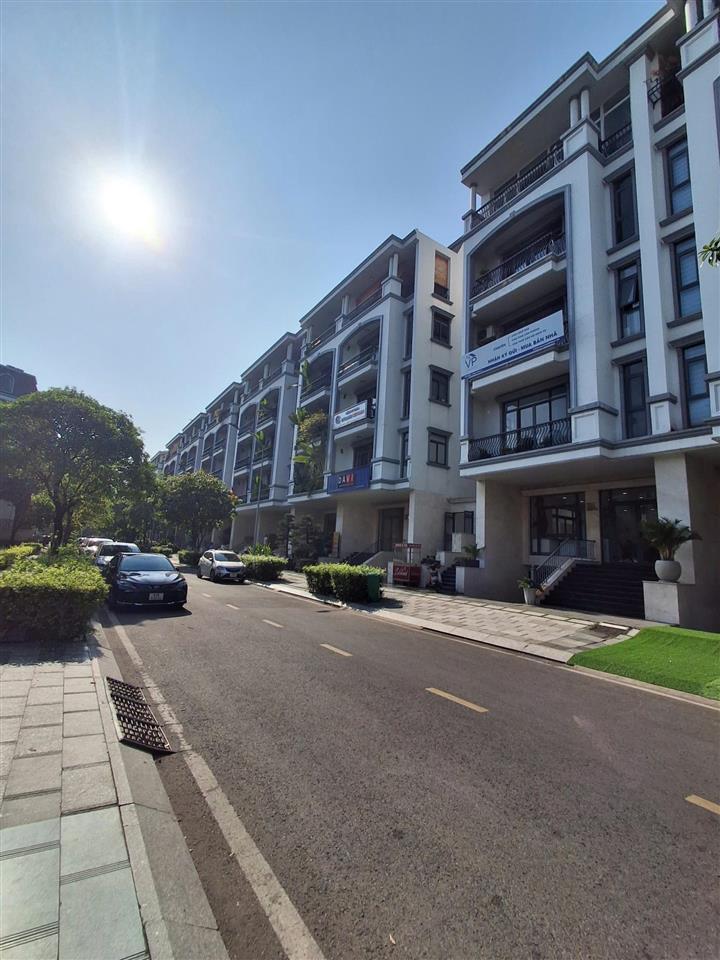 Duy nhất sót lại căn nhà phố giá f0 từ cđt mềm nhất 30,6 tỷ 1 hầm 5 tầng vạn phúc city