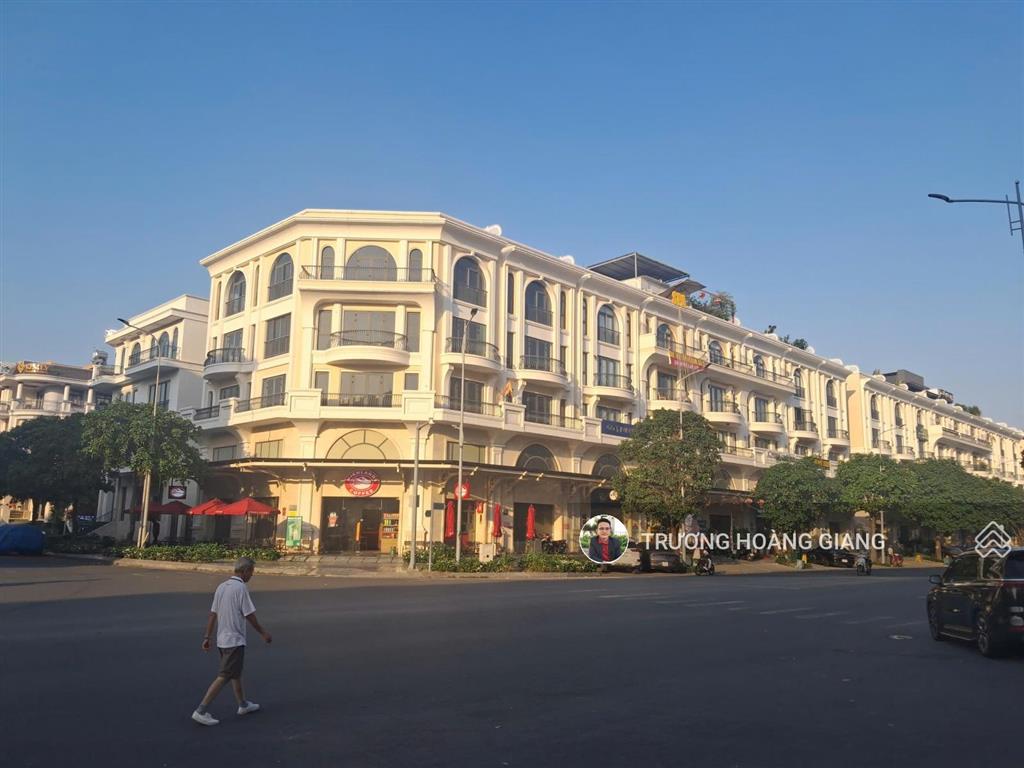 Nhà mặt tiền 35m, diện tích 158m2, 6 tầng, sổ hồng phù hợp mở văn phòng, kinh doanh dễ nhận diện