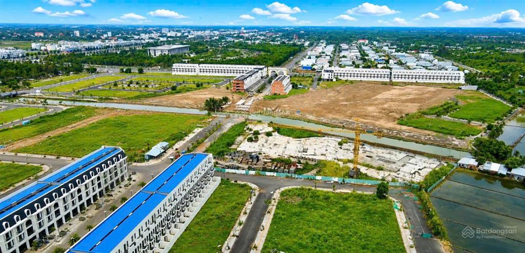 Lô góc 3 mặt tiền 2 mặt đường + 1 mặt công viên | sổ sẵn xây tự do | chỉ 4 tỷ
