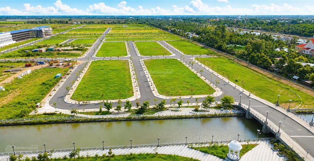 Lô góc 3 mặt tiền 2 mặt đường + 1 mặt công viên | sổ sẵn xây tự do | chỉ 4 tỷ
