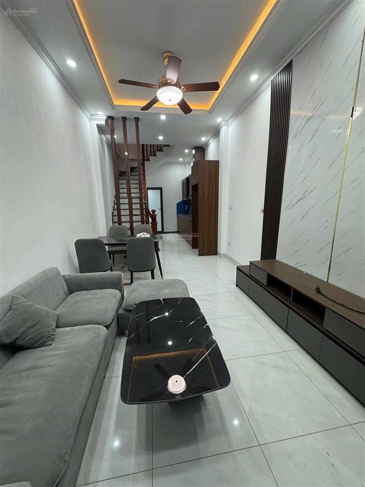 Cho thuê nhà mới long biên gần aeon mall cầu vĩnh tuy đường cổ linh phố trạm  nhà mới tinhgần ô tô