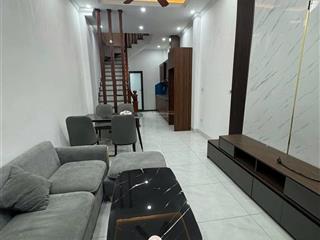 Cho thuê nhà mới long biên gần aeon mall cầu vĩnh tuy đường cổ linh phố trạm  nhà mới tinhgần ô tô