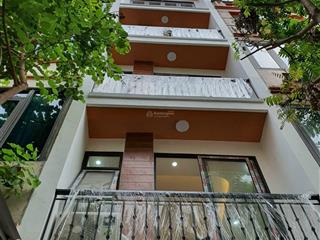 Cho thuê nhà xây mới tại long biên thạch bànnguyễn thời trung ô tô tránh vỉa hè ở làm vp đều đẹp