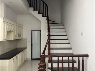 Cho thuê thuê nhà nguyễn sơn, ngọc lâm bồ đề long biên full đồ 11 triệu..