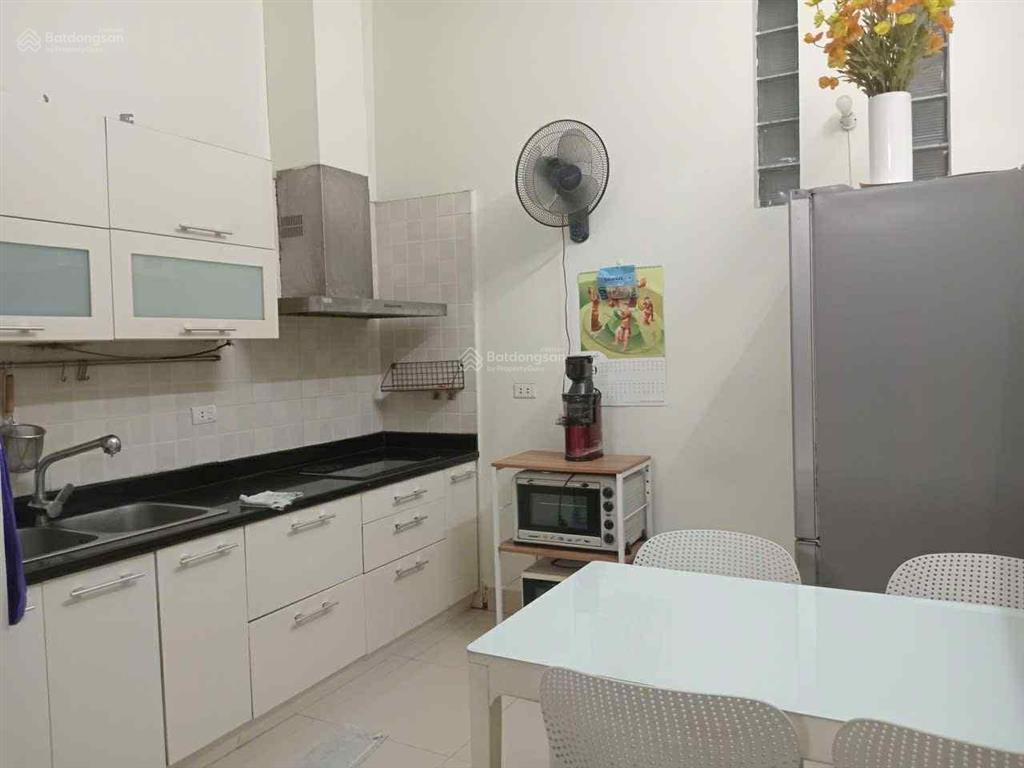 Cho thuê nhà ngọc lâm gần đường hồng tiến phố ngọc cầu chương dương giá 10 triệu
