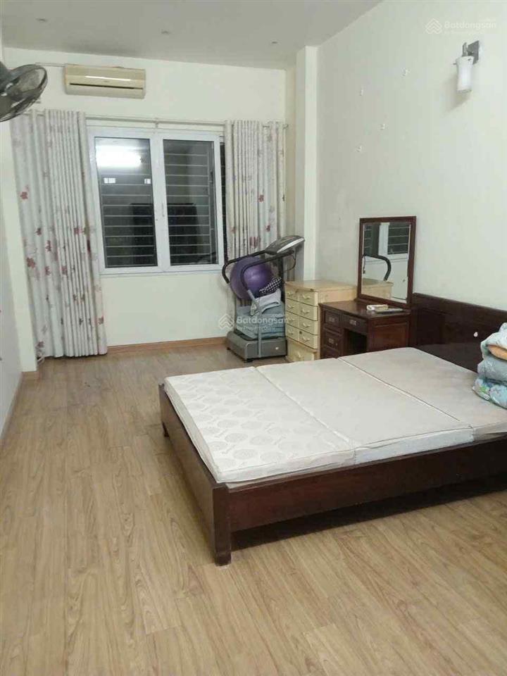 Cho thuê nhà ngọc lâm gần đường hồng tiến phố ngọc cầu chương dương giá 10 triệu