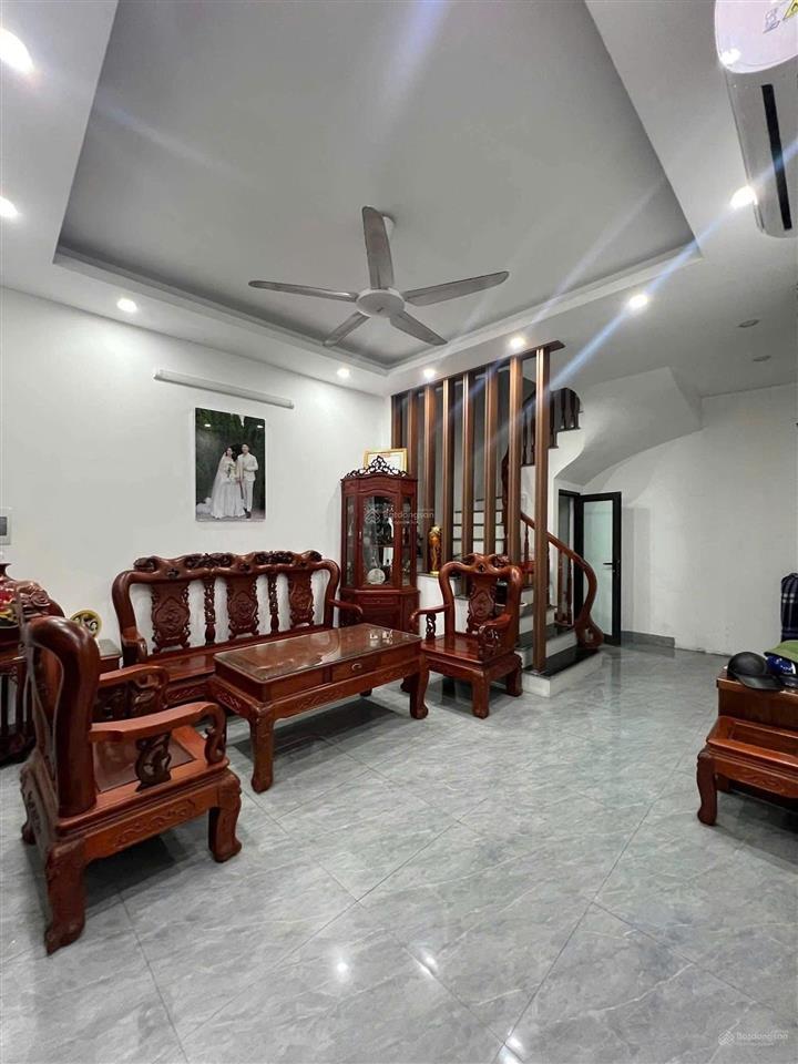 Cho thuê nhà xây mới ngọc thuỵ3 ngủ nội thất cơ bản  gần trường học  phố gia thượng