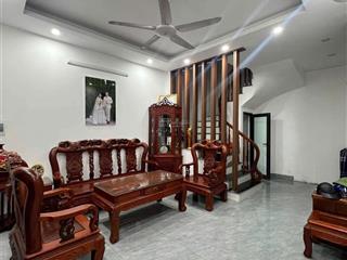 Cho thuê nhà xây mới ngọc thuỵ3 ngủ nội thất cơ bản  gần trường học  phố gia thượng