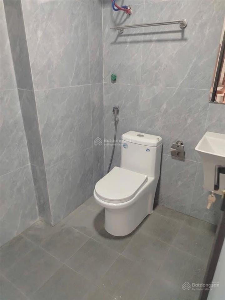 Cho thuê nhà mới tháng máy tại long biên  ô tô đỗ ngày đêm nội thất cơ bản nhận nhà ngay giá tốt