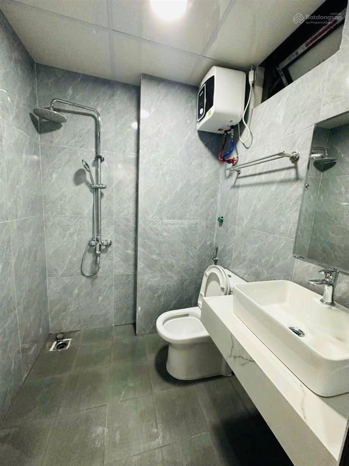 Cho thuê nhà mới tháng máy tại long biên  ô tô đỗ ngày đêm nội thất cơ bản nhận nhà ngay giá tốt