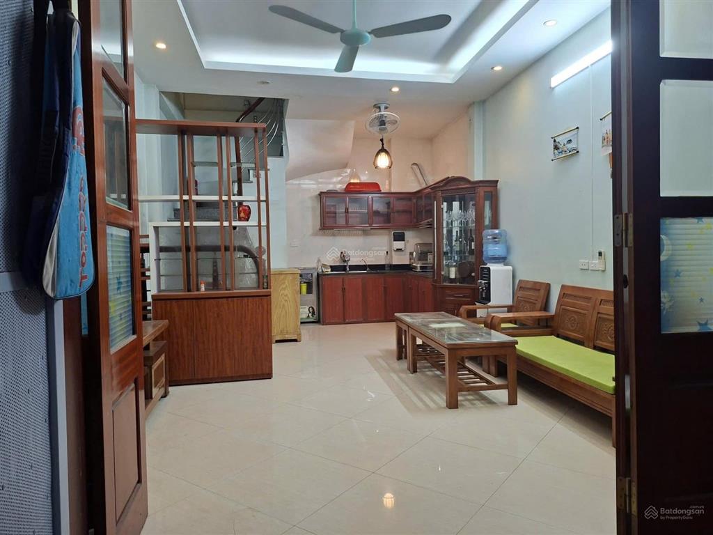 8 triệu cho thuê nhà riêng ngọc thụy gần trường học việt pháp 4 tầng 2 ngủ nội thất đầy đủ