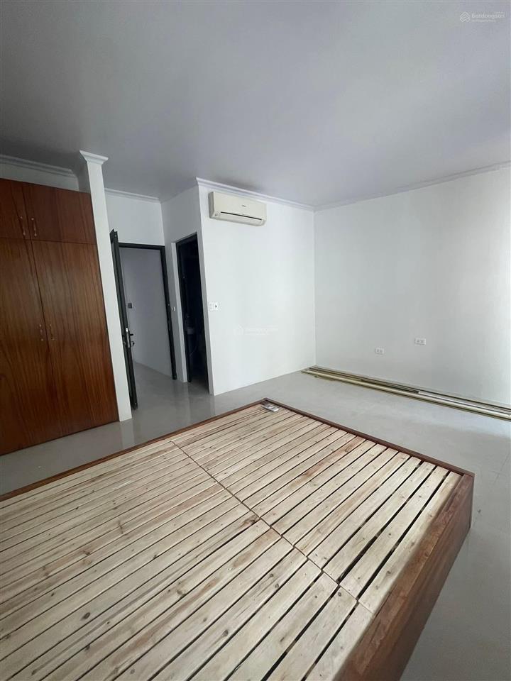 Cho thuê nhà sân vườn ngọc thụy 94m 2 ngủ khép kín ô tô vào nhà gần trường việt pháp khu khai sơn