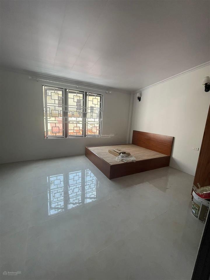 Cho thuê nhà sân vườn ngọc thụy 94m 2 ngủ khép kín ô tô vào nhà gần trường việt pháp khu khai sơn
