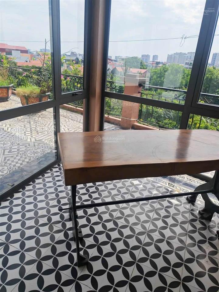 Cho thuê căn góc vỉa hè ô tô tránh long biên  việt hưng  làm vp showroom  trưng bày sản phẩm