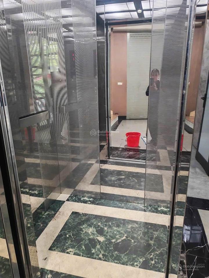 Cho thuê căn góc vỉa hè ô tô tránh long biên  việt hưng  làm vp showroom  trưng bày sản phẩm