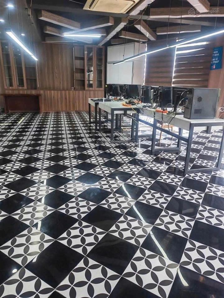 Cho thuê căn góc vỉa hè ô tô tránh long biên  việt hưng  làm vp showroom  trưng bày sản phẩm