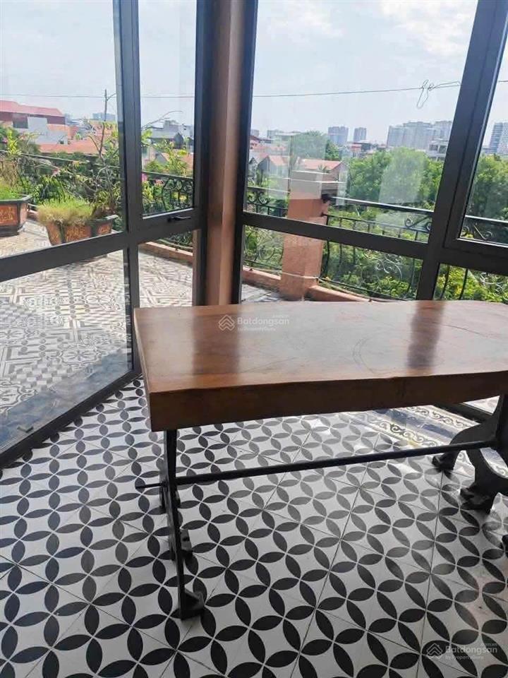 Cho thuê căn góc vỉa hè ô tô tránh long biên  việt hưng  làm vp showroom  trưng bày sản phẩm
