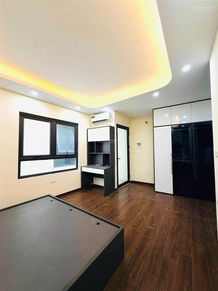 Cho thuê nhà bồ đề long biên thang máy gần cầu chương dương nội thất đầy đủ 3 phòng ngủ